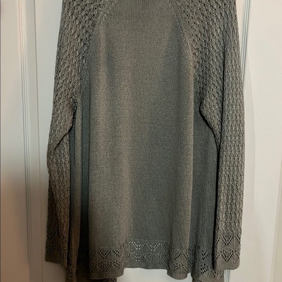 Gray knit cardigan size Lg soft material - Picture 3 of 4